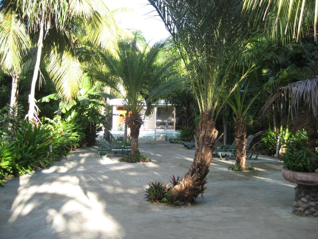 Sunset Bay Club & Seaside Dive Resort Salisbury Exteriör bild